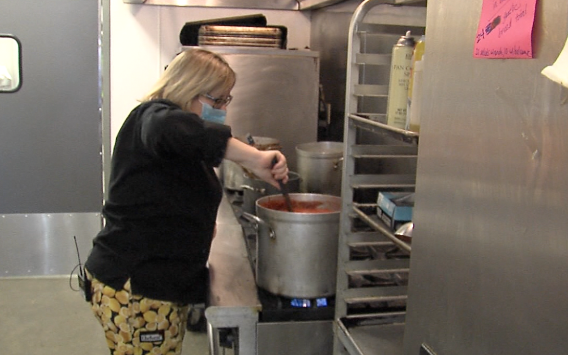 Catering company survives pandemic, focuses on 'to-go huts' - Vimarsana News